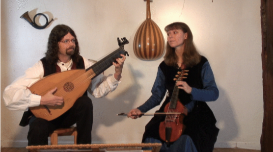 Lutz und Martina Kirchhof mit Barockinstrumenten